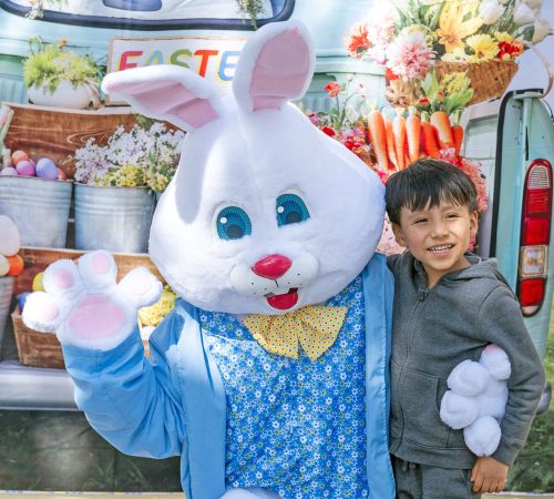 Easter-Basket-Distribution-Friendly-Center_TG-1115
