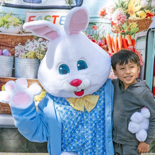 Easter-Basket-Distribution-Friendly-Center_TG-1115